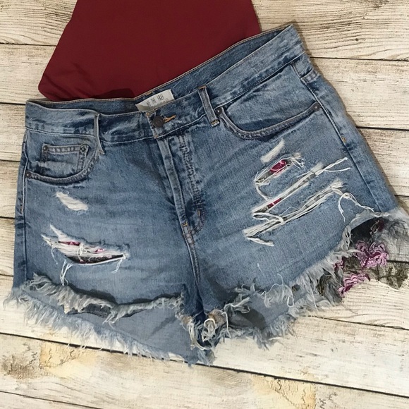 We the Free | Button-Fly Lace Trim Denim Shorts - Picture 1 of 7